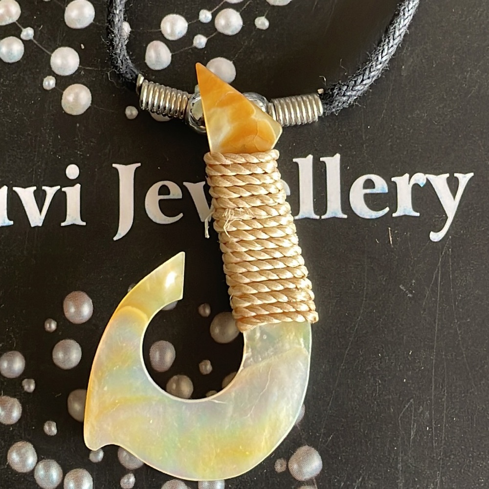 Hawaiian Jewelry Hand Carved Natural Fish Hook Buffalo Bone Hawaii Necklace - Picture 4 of 10